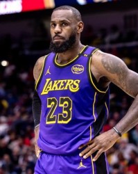 场均4失误 正负值全队倒一 詹姆斯的不老神话结束