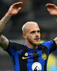 全市场：迪马尔科因大腿挫伤主动要求被换下，但伤势预计并不严重