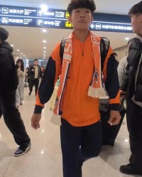 开云体育-2026中超新老传承超燃！邝兆镭等6小妖谁先首秀？7名37岁老将坚守