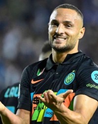 开云APP-【意甲】翼卫破门 国际米兰客场2比0胜10人恩波利