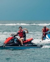 帕尔默度假骑摩托艇：我的故乡，圣基茨和尼维斯