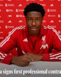 开云APP-官方：18岁后卫艾罗博马与利物浦签下首份职业合同