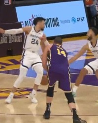 KAIYUNAPP-爆扣拉弓似满月！36岁詹皇距过气还远 距MVP很近